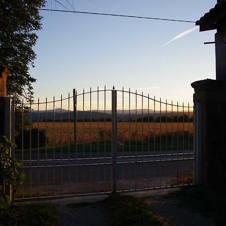 شقة Magnificent Renovated Farmhouse - 10 Min A7 - Anneyron المظهر الخارجي الصورة