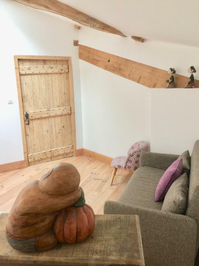 شقة Magnificent Renovated Farmhouse - 10 Min A7 - Anneyron المظهر الخارجي الصورة