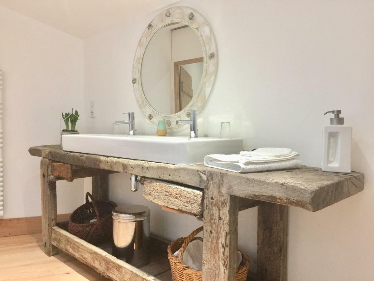 شقة Magnificent Renovated Farmhouse - 10 Min A7 - Anneyron المظهر الخارجي الصورة